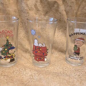 Peanuts Snoopy Charlie Brown Linus - Christmas Beverage Glasses. Set of 3.